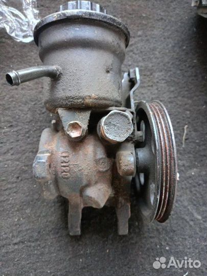 Насос гур Toyota Corolla AE100 5A-FE