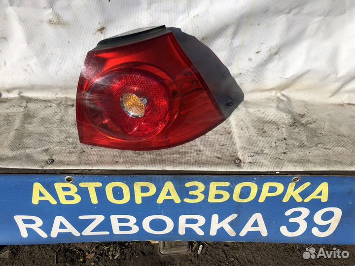 Задний правый фонарь (Левый руль) VW Golf 5 2005