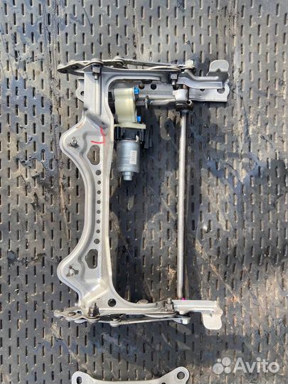 Механизм регулировки заднего сидения Toyota Crown