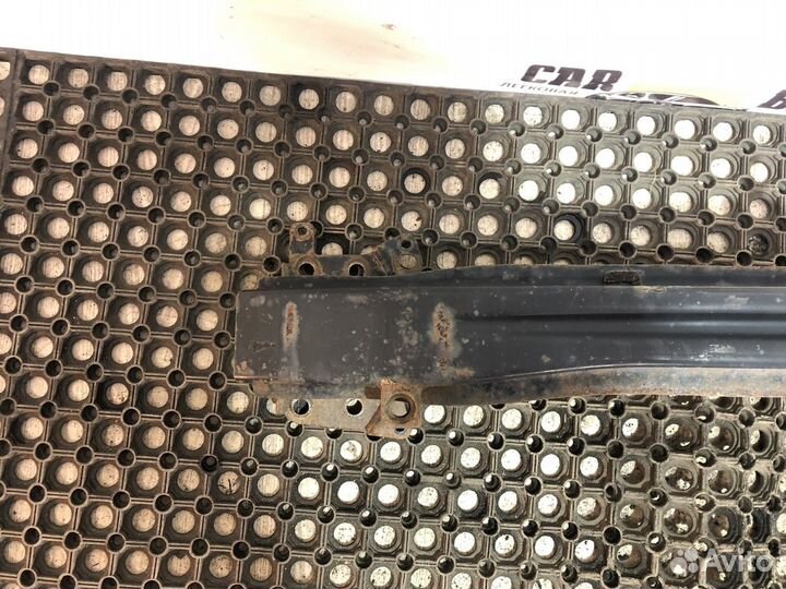 Усилитель переднего бампера