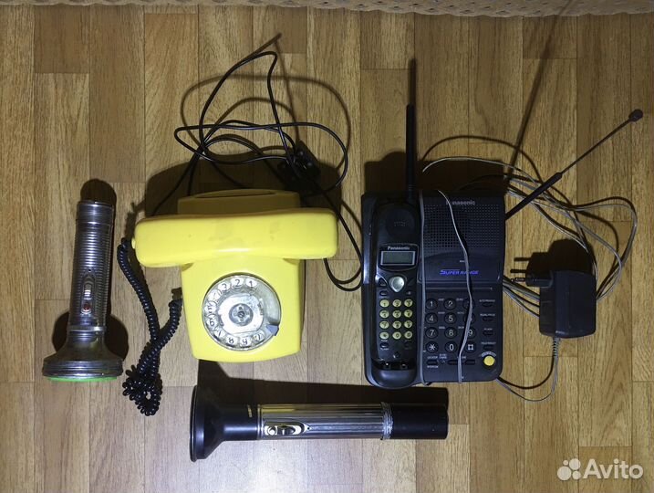 Телефон стационарный дисковый и Panasonik