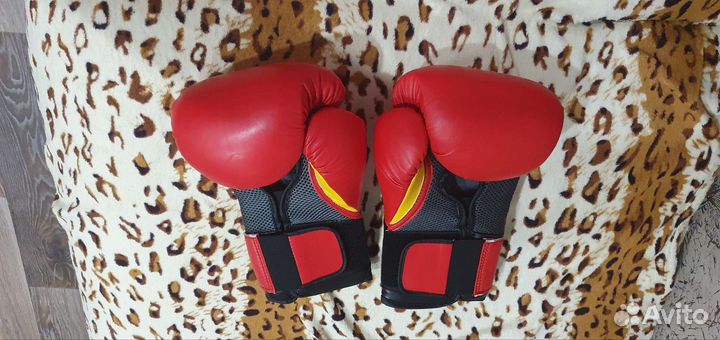 Боксерские перчатки 14 oz everlast