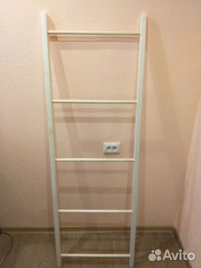 Лестница вешалка