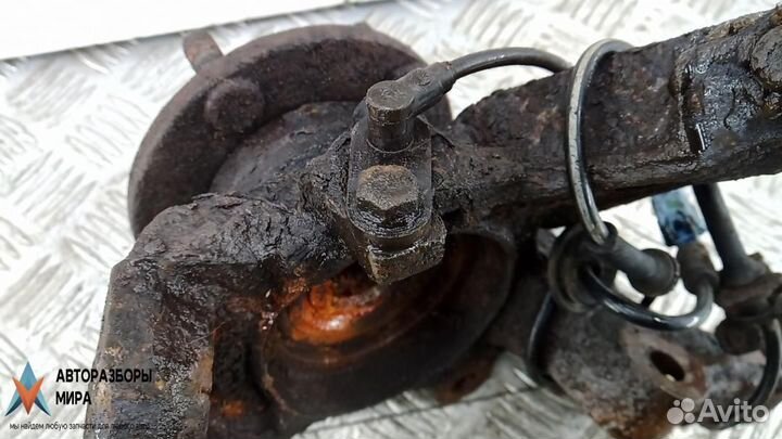 Ступица передняя левая Nissan Almera Tino