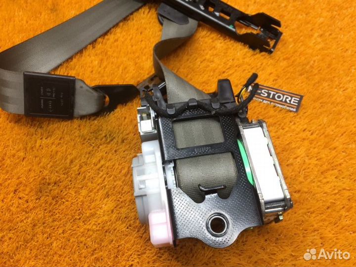 Ремень безопасности передний правый Audi Q5 8R