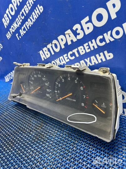 Панель приборов Toyota Camry 20 седан 1989