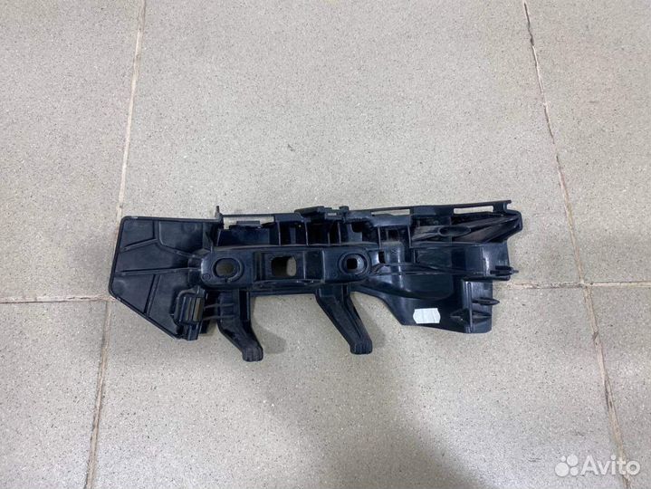 Направляющая заднего бампера левая Volkswagen Polo