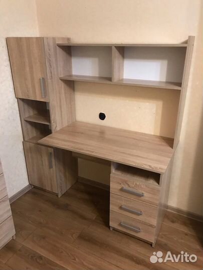 Стол компьютерный с пеналом