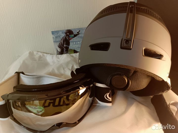 Шлем горнолыжный