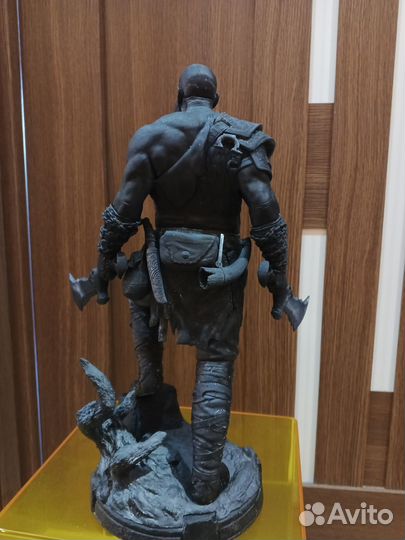 Фигурка кратос