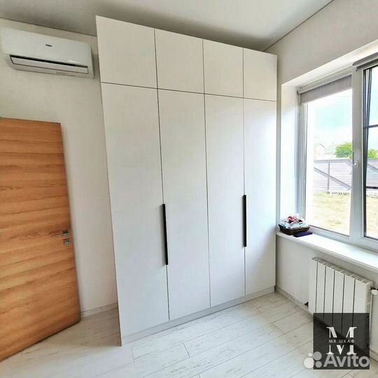 Угловой шкаф