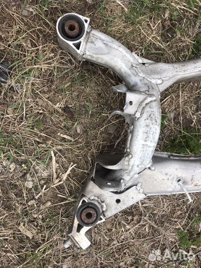 Infiniti fx35 fx45 подрамник задний