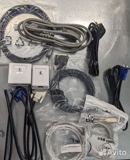 Кабель VGA-VGA, DVI-VGA, hdmi, DisplayPort