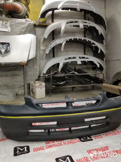 Бампер передний для Dodge caravan Chraysler voyage