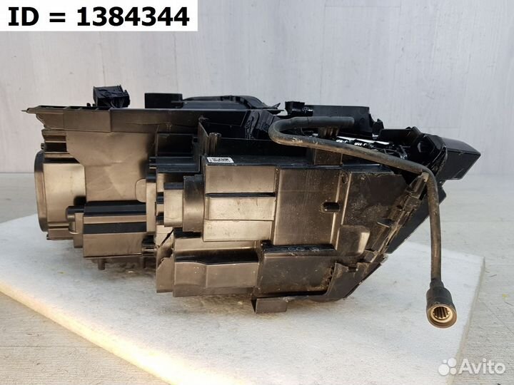 Фара правая Volkswagen Tiguan