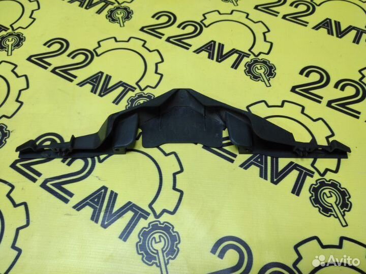 Кожух замка капота Toyota Harrier GSU30 2grfe