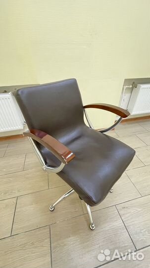 Стул для салона красоты