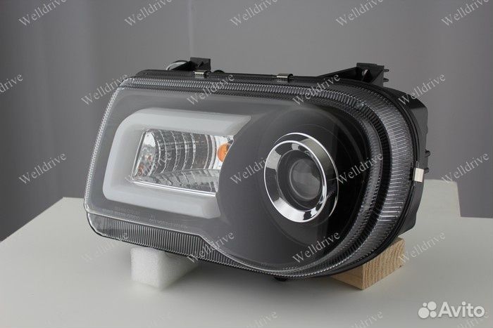 Фары передние Chrysler 300C 05-10 галоген черные