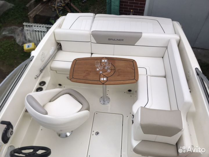 Катер Bayliner 642 Cuddy