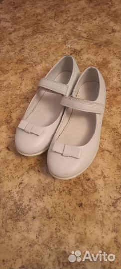 Туфли для девочки 35 размер белые