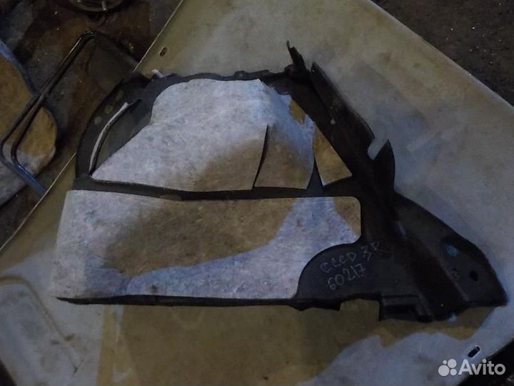 Обшивка багажника KIA ceed правая