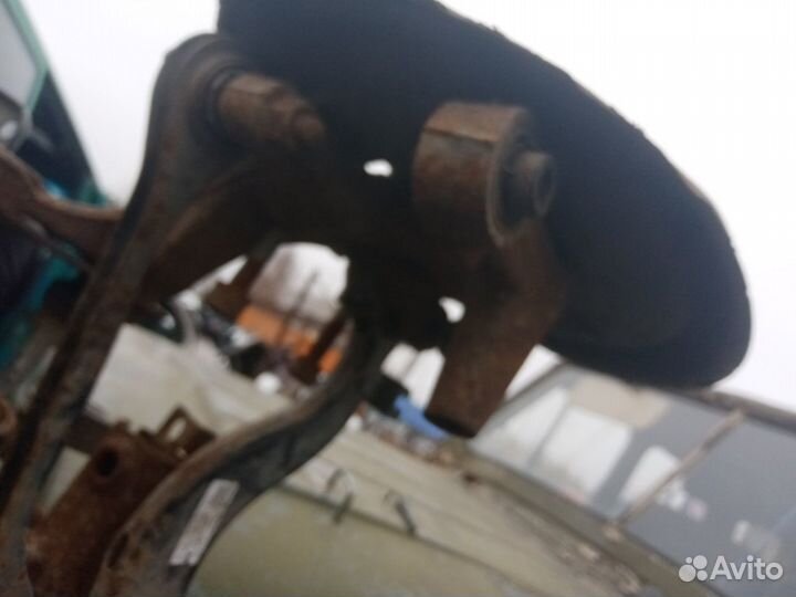 Кулак поворотный задний Skoda Octavia 2 А5 1Z