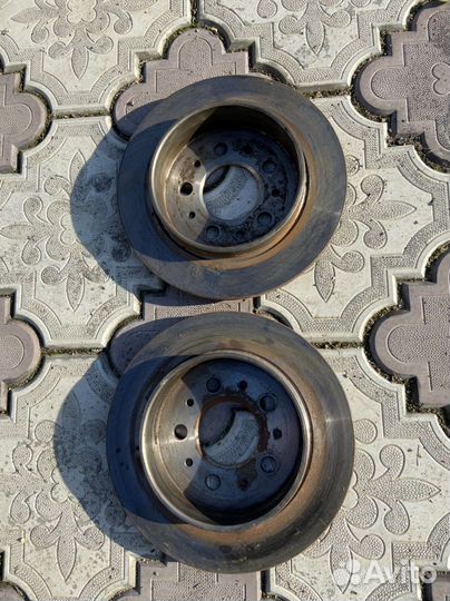 Тормозные колодки задние на Volvo 960