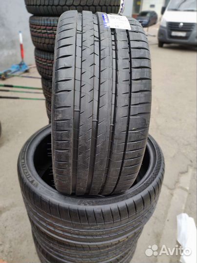 Michelin Pilot Sport 4 S 235/45 R20