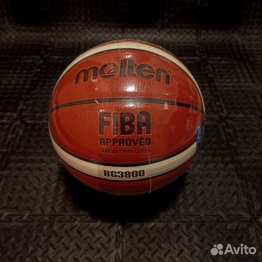 Баскетбольный мяч molten новый