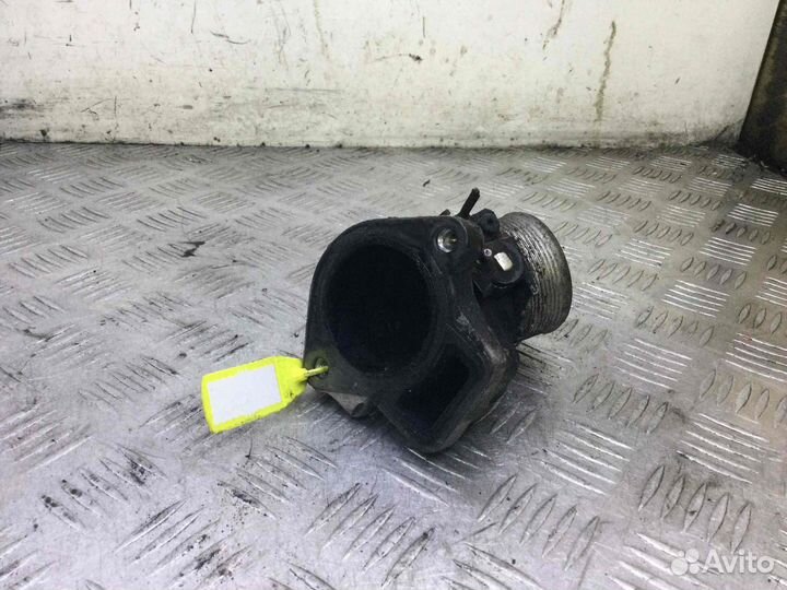 Заслонка дроссельная Volkswagen Passat 8d0145950e