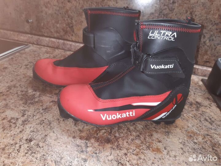 Лыжные ботинки коньковые