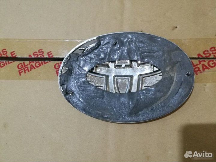 Эмблема багажника Toyota Land Cruiser Prado 150