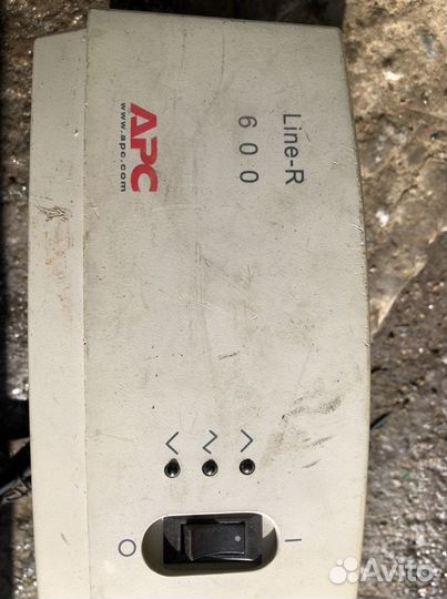 Стабилизатор напряжения