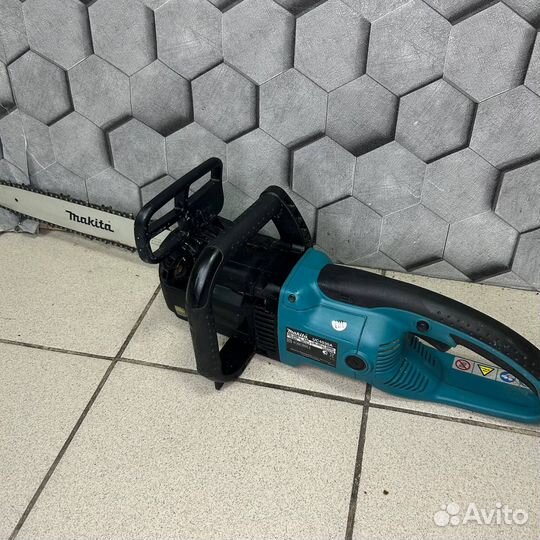 Электропила Makita uc4030a