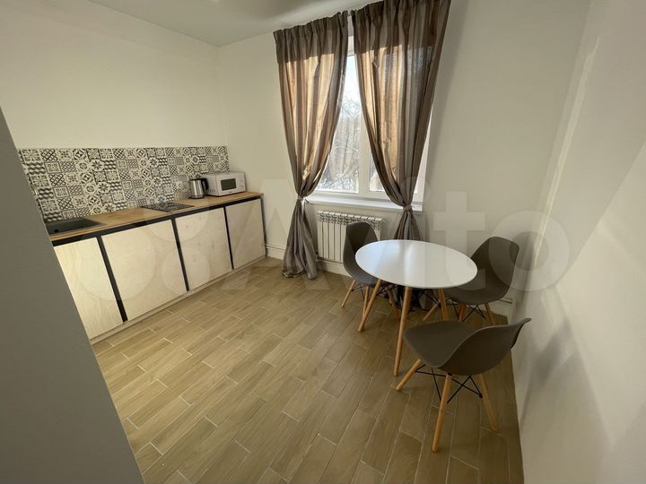 1-к. квартира, 42 м², 1/3 эт.