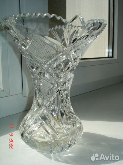 Ваза для цветов бу хрустальная