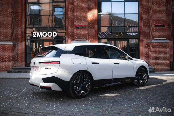 BMW iX AT, 2022, 7 900 км