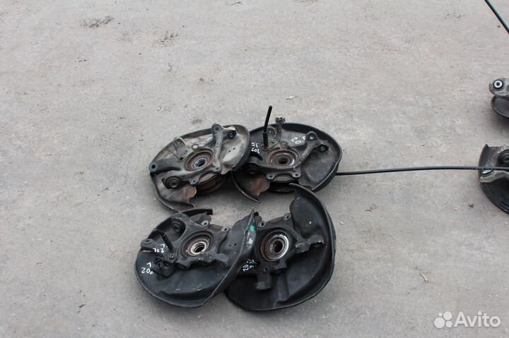 Кулак (цапфа) задний на Мерседес w203 w209