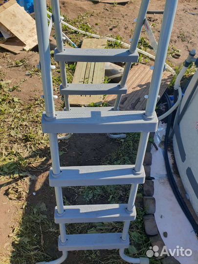 Лестница для бассейна бу