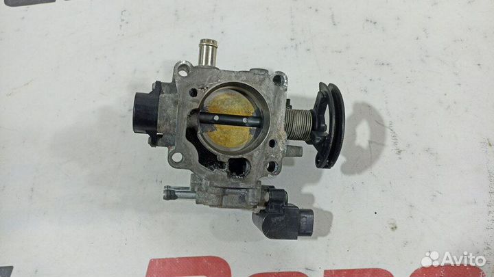 Заслонка дроссельная механическая б/у для Toyota C