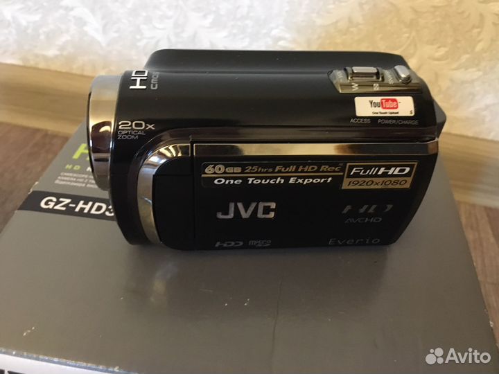 Видеокамера JVC Everio GZ-HD300