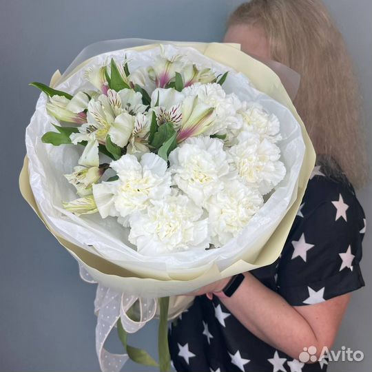 Букет из диантусов и альстромерий