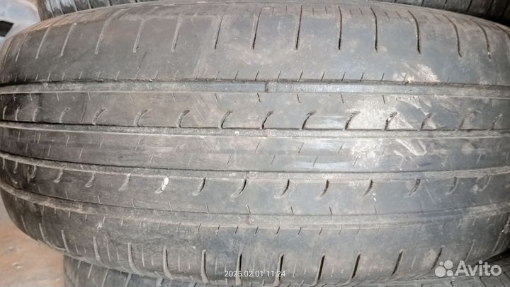 Goodyear EfficientGrip SUV 4x4 215/60 R17 98H