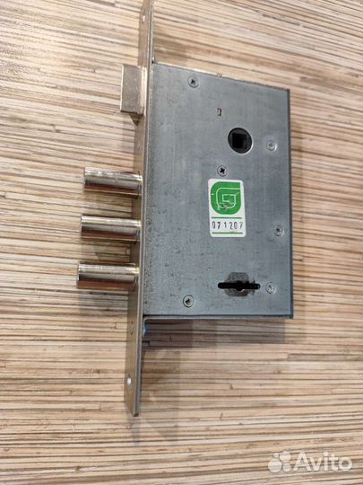 Дверной замок Гардиан