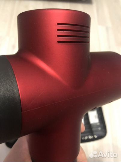 Перкуссионный массажный пистолет