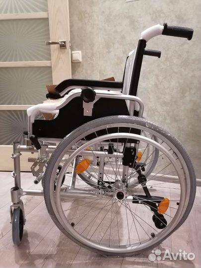 Инвалидная коляска новая