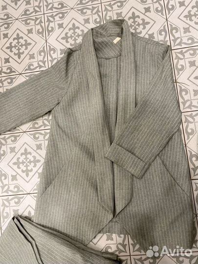 Брючный костюм женский 42 44