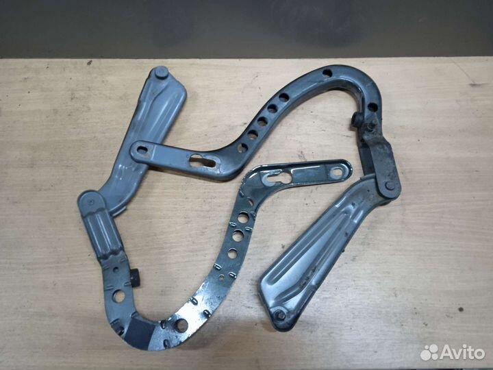 Петля багажника BMW 7 E32 бмв 7 е32