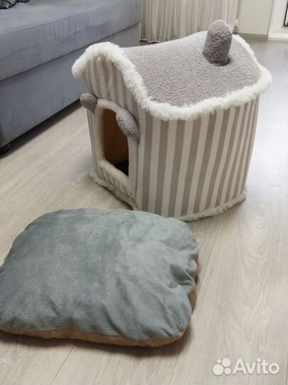 Домик для кошки с мягкой подстилкой