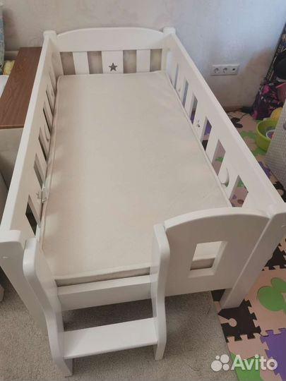 Кровать детская с матрасом